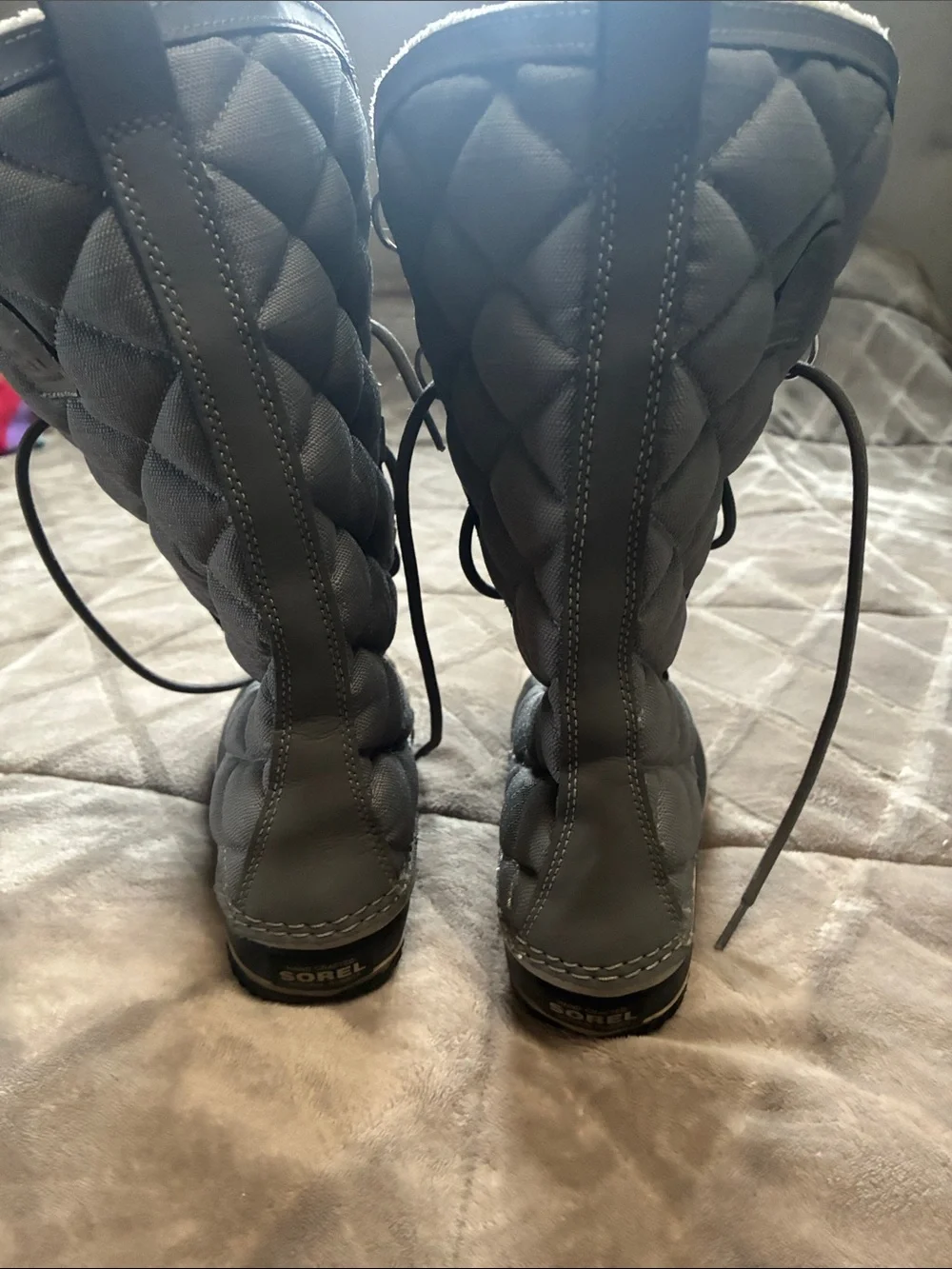 Sorel Out ‘n About Tall Quilted Gray Lace-Up Snow and Rain Boots Womens size 7.5